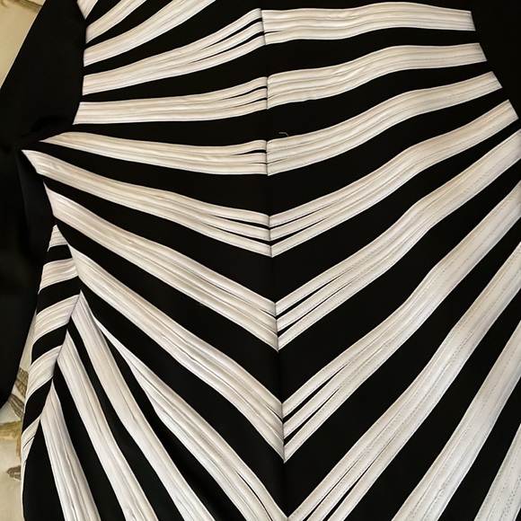 Weavz Classy Black and White Jacket - Picture 6 of 6